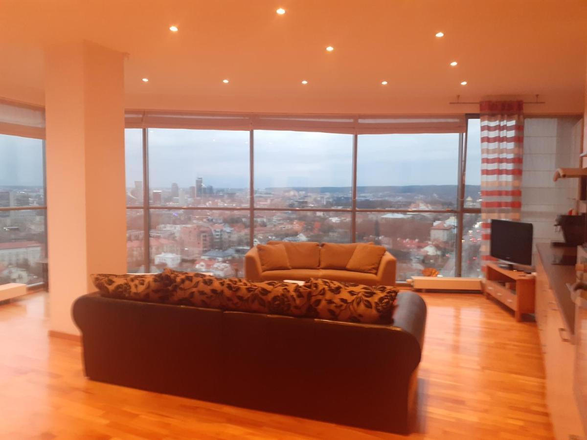 Luxury Apartment In Skyscraper Wilno Zewnętrze zdjęcie