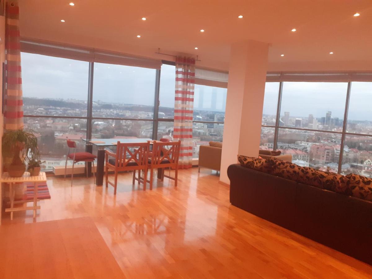 Luxury Apartment In Skyscraper Wilno Zewnętrze zdjęcie