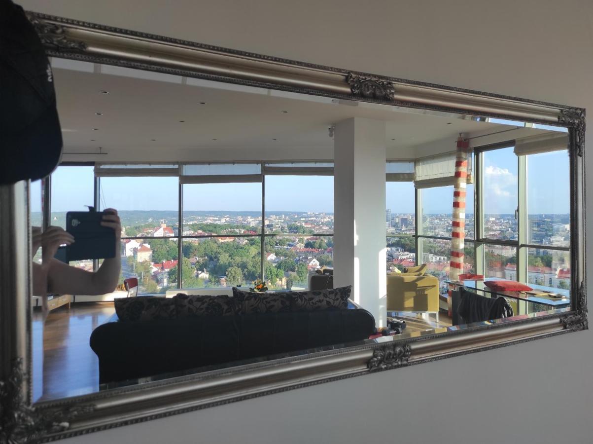Luxury Apartment In Skyscraper Wilno Zewnętrze zdjęcie